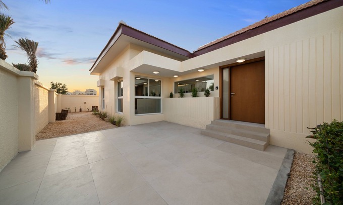 Al Mankhool House | Charming Three Bedroom Retreat Perfect for Families