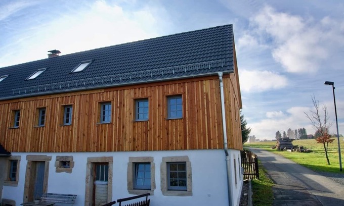 Rosenthal-Bielatal Apartment | Relaxing Escape at the Family-Friendly Drei-Brüder-Hof