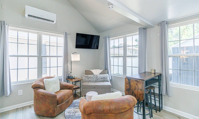 Myrtle Beach House | Cozy Tiny Home for 2! Short drive to the Beach!
