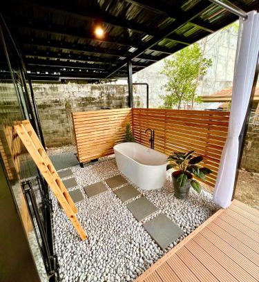 Poblacion District Villa | Guest Rated 10/10: Cozy Tiny Home with Hot Tub in City Center