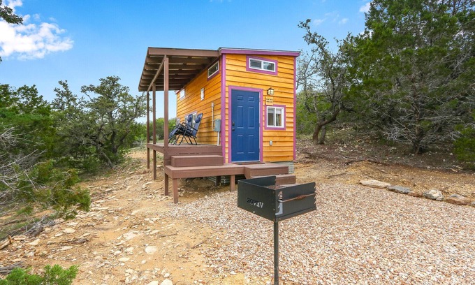 Dripping Springs House | Cozy Serenity Hollow Tiny House with Spa and Kitchen