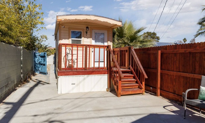 Royal Crest Rancheros House | Guest Rated: 9.8 - Unique Stay in Our Cozy Tiny House