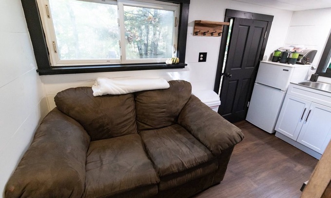 Center Conway Cottage | Charming Tiny House Glamping in the White Mountains