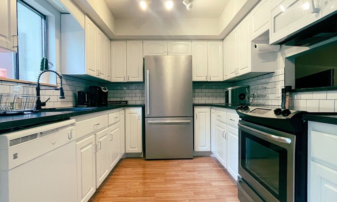 Goldsboro House | Family-Friendly Townhome: Quiet Getaway with 3 Bedrooms