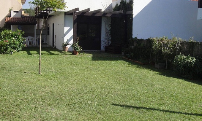 Morrinhos House | Cozy townhouse just steps from the beach in Morrinhos. Free wi-fi.