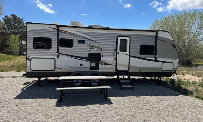 Victorville House | Inviting Trailer Retreat in Apple Valley with Spa & Breakfast