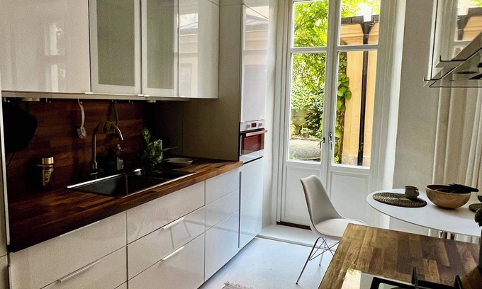 Vasastan Apartment | Cozy turn-of-the-century apartment in Vasastan