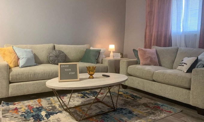 Middletown Apartment | Guest Rated 10/10: Cozy Two Bedroom Apartment in Middletown