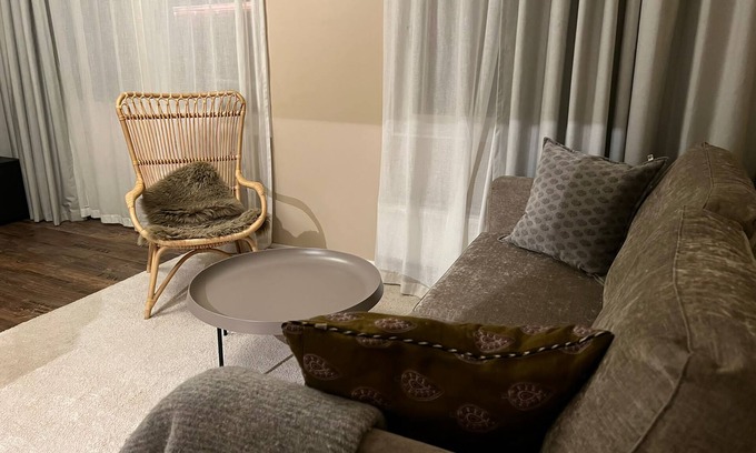 Skarpnack Apartment | Inviting Two-Room Apartment with Breakfast at Skarpnäck