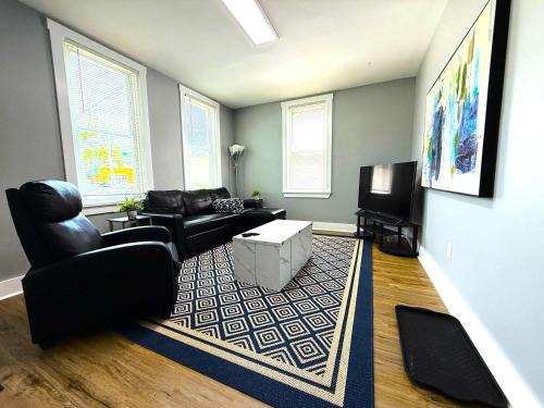 Wilmington Apartment | Comfortable King Bed Unit with Laundry & Family Amenities