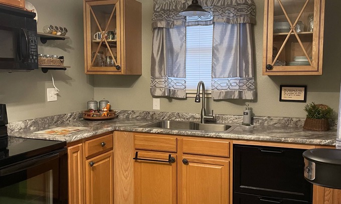Cunningham House | Relax at Foxtrot Inn: Pet Friendly with BBQ & Pool Awaits