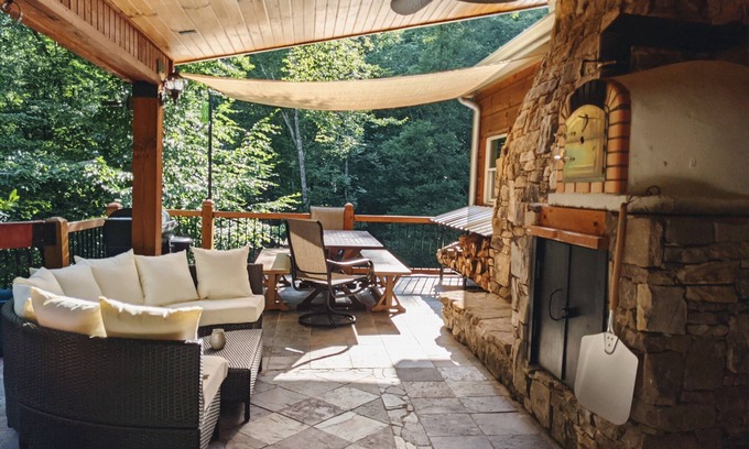 Sunset House | Discover Comfort at Lake Keowee with Family-Friendly Amenities
