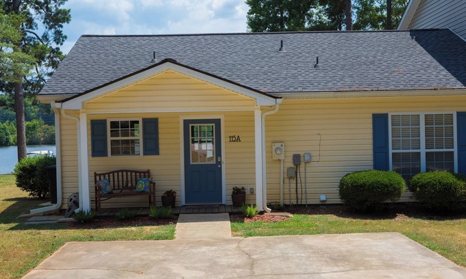Lake Oconee Cottage | Cozy Waterfront Cottage on Lake Oconee - Guest Rated 10/10