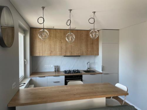Panevezys Apartment | Inviting Urban Retreat - Family-Friendly with Top Ratings
