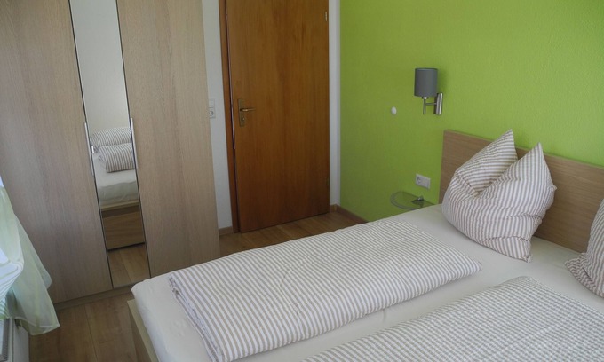 Rehlings Apartment | Idyllic Vacation Apartment in Weißensberg by Lake Constance