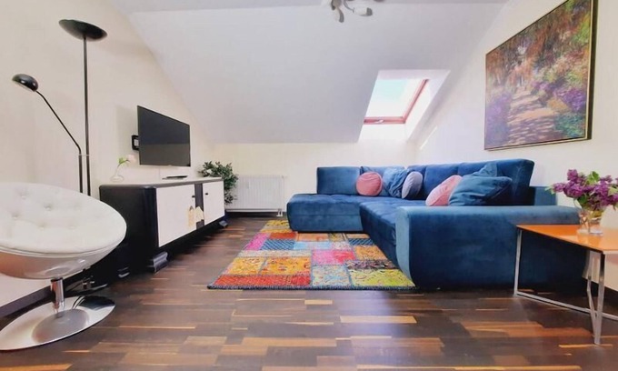Schlatzendorf Apartment | Comfortable Apartment for Families with Balcony & Amenities
