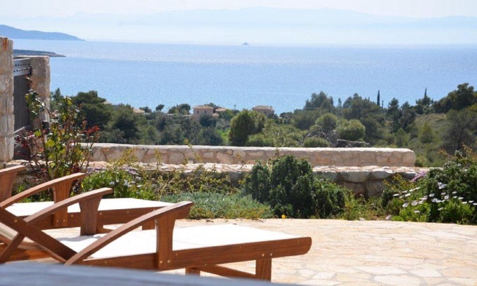 Kilada House | Inviting Oceanfront Vacation Home - Perfect for Families