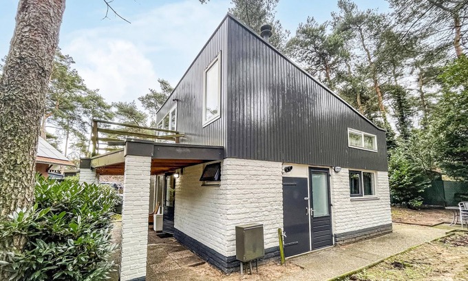 Langstraat House | Serene Vacation Home Near Nature with Spa and Pet-Friendly Amenities