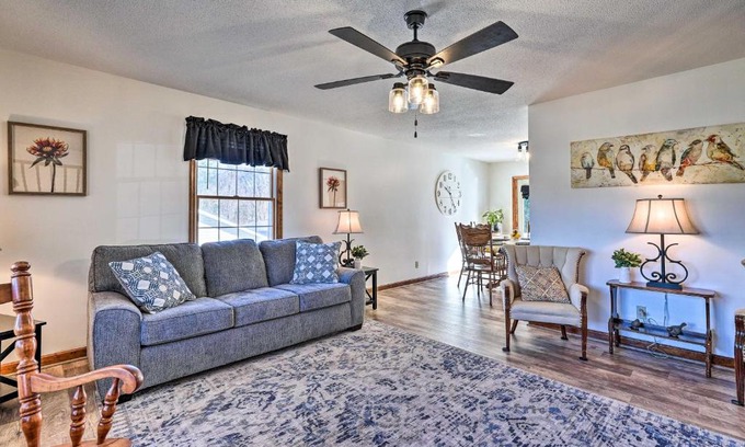 Elizabethton House | Charming Vacation Home Minutes from Watauga Lake with Pool