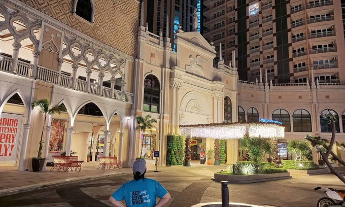 Pinagsama Apartment | Inviting Venice McKinley: Pool, Spa & Family-Friendly Stays