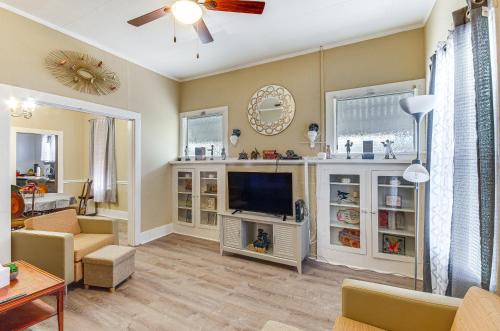 Vicksburg House | Inviting Vicksburg Home with Patio Near Riverfront