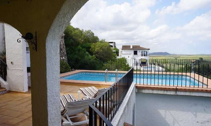 Monte Pego Ski Chalet | Inviting Villa LOS DELFINES with Scenic Views in Monte Pego