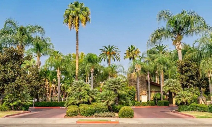 Roosevelt Condo | Inviting Villa with Pool & Spa near CRMC and Downtown