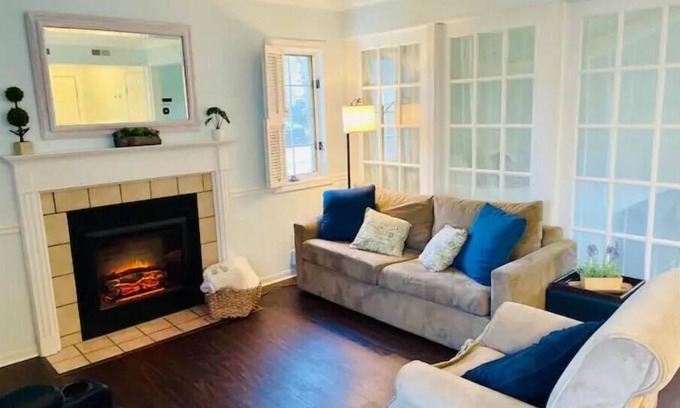 Norwich Condo | Relaxing Villa Spa Retreat with Hot Tub & Pools Near Mohegan