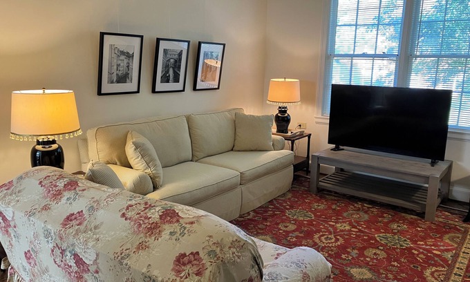 Columbia Condo | Ideal Retreat for Travel Nurses: Heathwood/Devine Awaits!