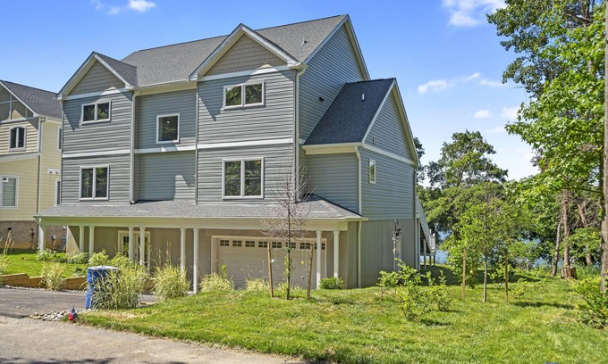 Annapolis House | Experience Waterfront Bliss at Our 5BR House Near USNA