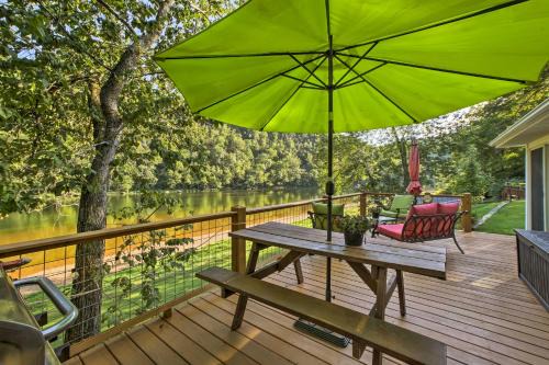 Cotter House | Waterfront Cottage Retreat with Deck on White River