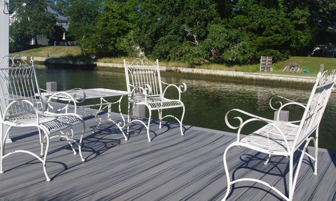 East Quogue House | Inviting Waterview Cottage with Oceanfront Amenities