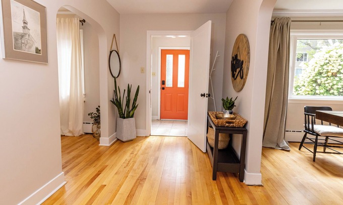 North End House | Inviting West End Two Storey Home for Family Getaways