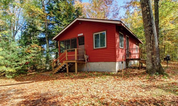 Lac du Flambeau Cabin | Welcoming Wisconsin Northwoods Cabin: Family & Pet Friendly