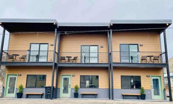 Gardiner Apartment | Inviting Wolf Lodge - Perfect for Families with Breakfast