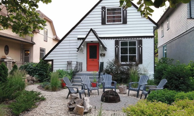 Winnipeg House | Welcoming Wolseley Home with Breakfast & Family Amenities