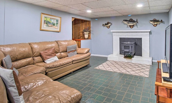 Woodbridge House | Inviting Woodbridge Retreat with Fire Pit & Child-Friendly Kitchen