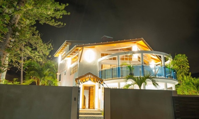 Jarabacoa Villa | cozy4-bedroom villa in tranquil Jarabacoa with WiFi, AC