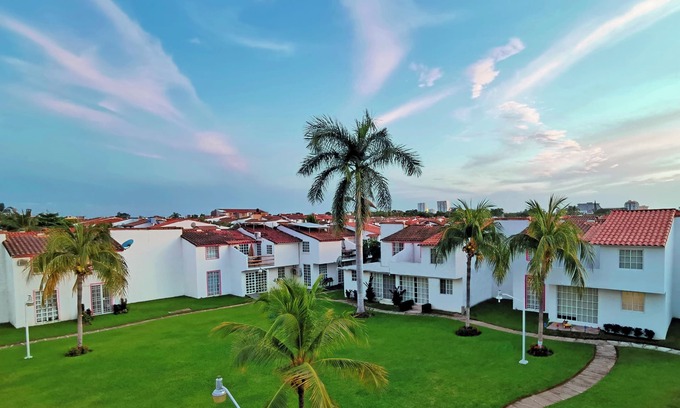 Granjas del Marques Villa | Beautiful Beach House with Pool and Ocean View Amenities