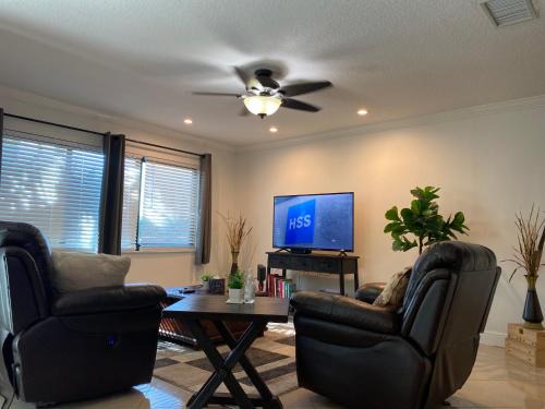 Boynton Beach Apartment | Inviting Oceanfront Getaway at Cozynest2 - Pet-Friendly Stay