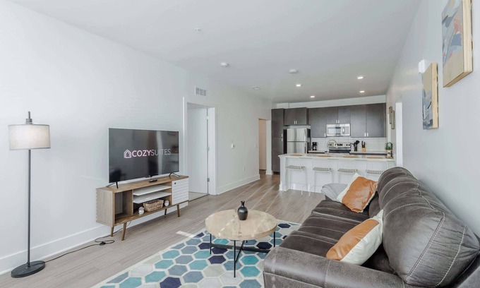 Central Business District Apartment | Cozysuites l Luxe 2BR in Downtown Cincinnati #2