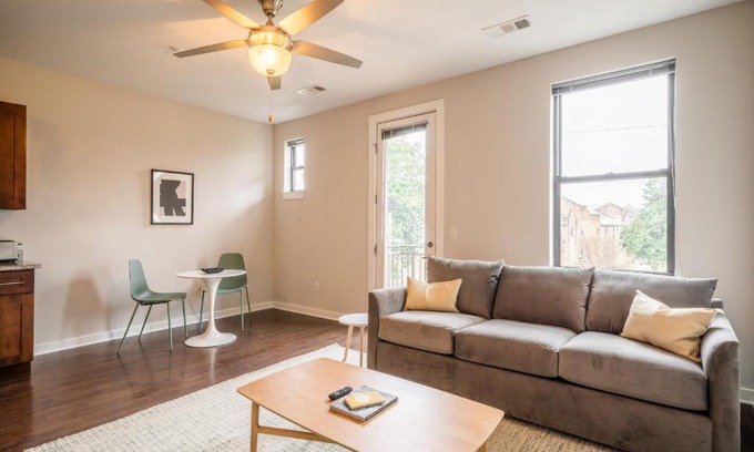 Music Row Apartment | Charming MusicRow Studio with Free Parking for Families