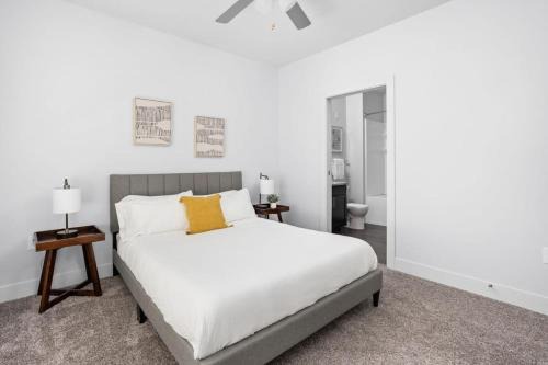 Indianapolis Apartment | Charming CozySuites Nora 2BR with Pool Near Whole Foods