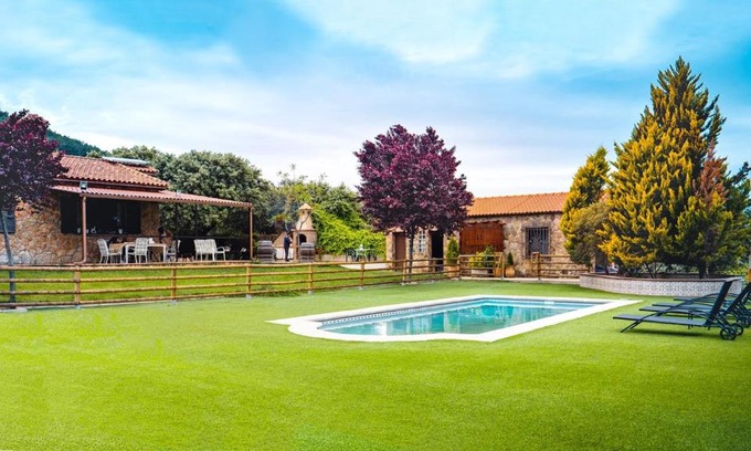Fuenlabrada de los Montes House | Explore Country Houses in Fuenlabrada de los Montes