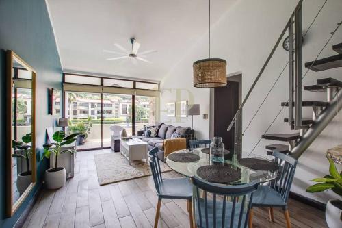 Santa Ana Apartment | Elegant CR Mariposa Rentals: Lakeview Penthouse & Amenities