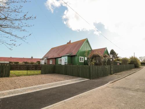 Embleton House | Experience Family-Friendly Comfort at Cra-na-ge Hotel