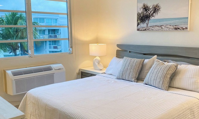 Rio Grande Condo | Beachfront Crab Shack Condo with Pool & Ocean Views