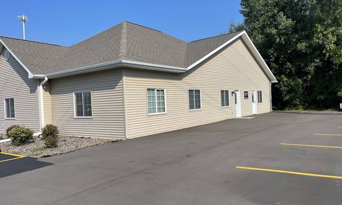 Suamico House | Relaxing Getaway at Crafters Retreat, Sleeps 12 Near Lambeau