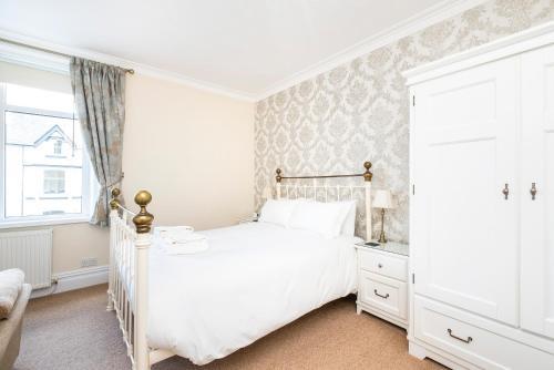 Keswick Bed & Breakfast | Top-Rated Cragwood Guesthouse with Kitchen Amenities