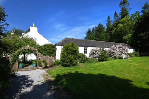 Castle Douglas House | Relax at Craigadam Lodge with Hot Tub & Pet-Friendly Amenities